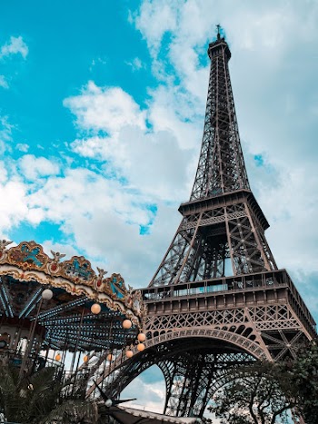 Gray Eiffel Tower on Focus Photography