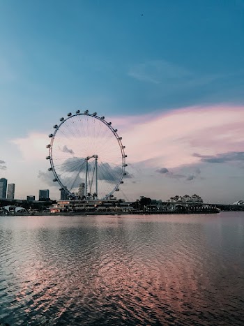 Gray Ferris Wheel
