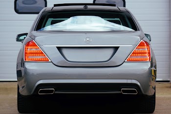 Gray Mercedes-benz Suv