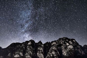 gray rockly mountain during nighttime