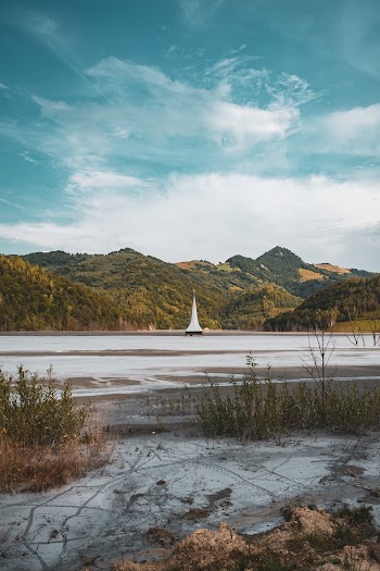 Gray Structure in the Middle of Lake
