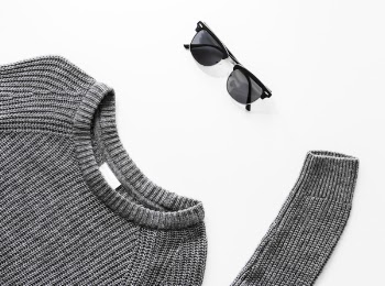 Gray Sweater and Black Framed Sunglasses Outfit