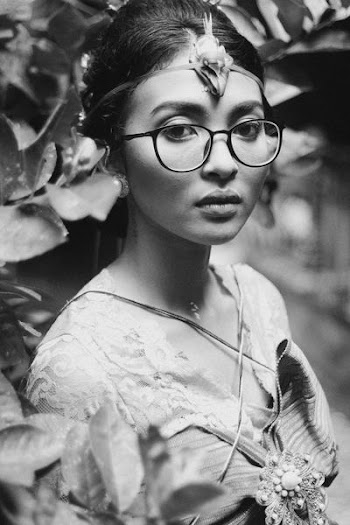 grayscale near garden