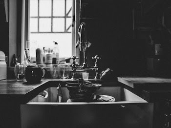 Greyscale Phoro of Sink