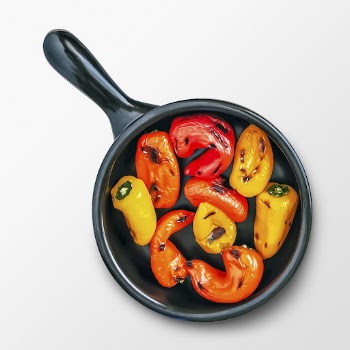 Grilled peppers in pan, food | Free PSD - rawpixel