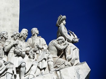 Group of Person Gray Concrete Statue
