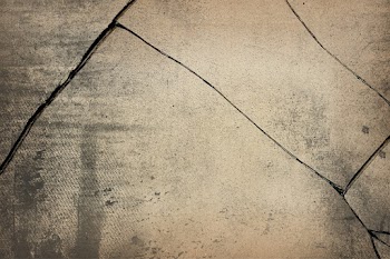 Grunge background with cracked glass texture | Free stock illustration | High Resolution graphic