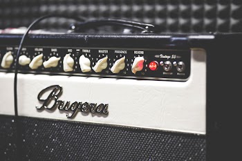 Guitar amp
