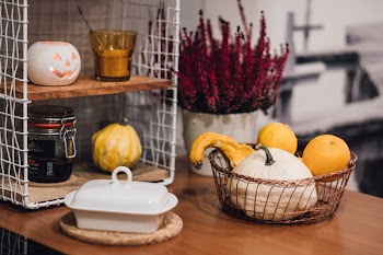Halloween kitchen decoration