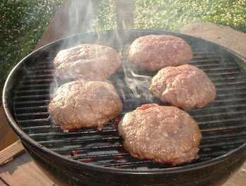 Hamburgers_on_Grill.JPG