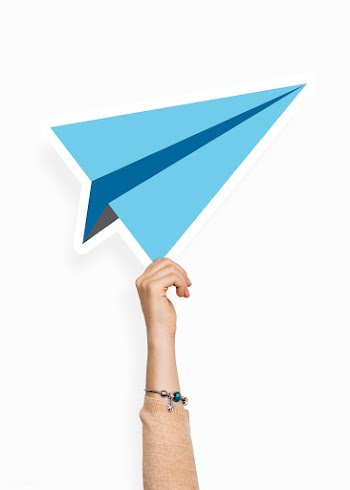 Hand holding a paper plane | Free stock psd mockup - 526263