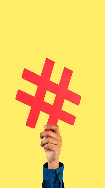 Hand holding hashtag  marketing trending… | Free stock photo | High Resolution image