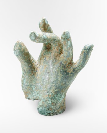 Hand of a seated Buddha | Free Photo - rawpixel