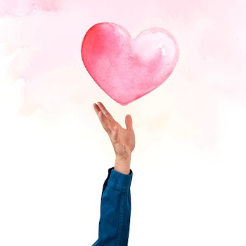 Hand presenting heart for Valentines&rsquo;… | Free stock illustration | High Resolution graphic