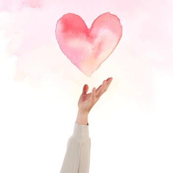 Hand presenting heart for Valentines&rsquo;… | Free stock illustration | High Resolution graphic