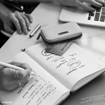 Hands holding note | Free stock photo - 83943