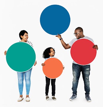 Happy family holding round colorful boards | Free stock psd mockup - 490318