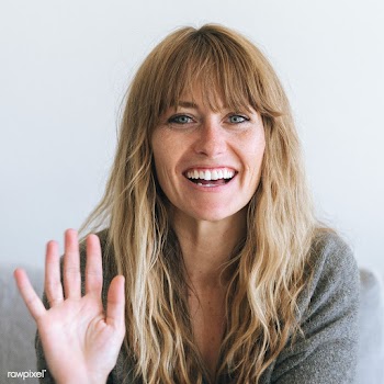 Happy woman at home during coronavirus quarantine  | Free  photo - 2330329
