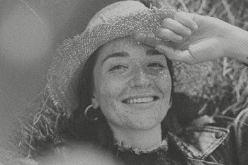 Happy woman in black and white tone | Free stock photo | High Resolution image