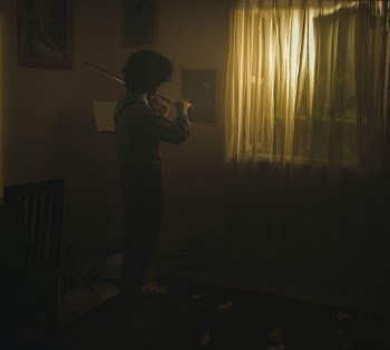 he plays her fav melody.