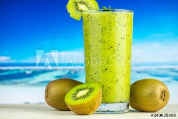 Healthy kiwi smoothie summer recipe
