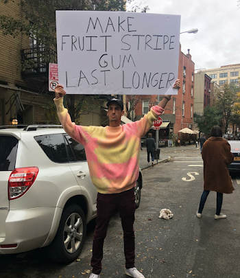 Heard you kids like people holding signs? - Album on Imgur