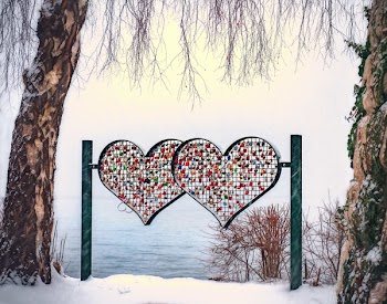 Heart-shape Multicolored Stand