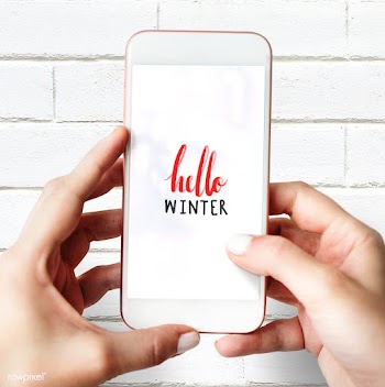 Hello winter on a mobile phone screen mockup | Free stock psd mockup - 516295