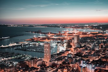 High-rise Buildings during Green Hour