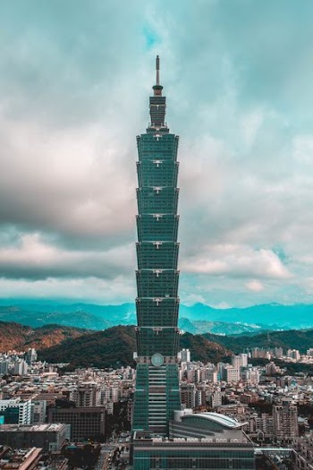 high rise tower during daytime