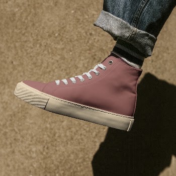 High top sneakers psd mockup | Free PSD Mockup - rawpixel