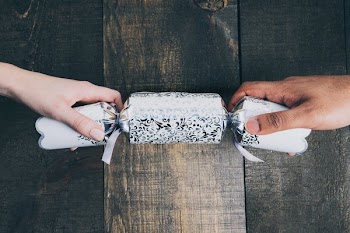 Holiday Christmas Cracker