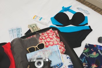 Holiday Hotel Unpacking