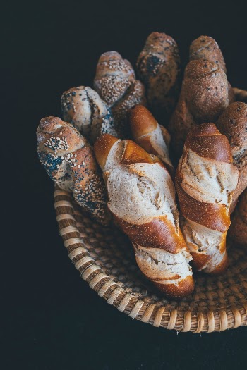 Homemade & Handcraft Bakery. Made with Canon 5d Mark III and loved analog lens, Leica Elmarit-R 2.8 / 35mm (Year: 1978)