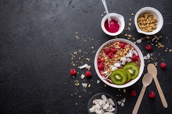 Homemade smoothie bowl made with berries Free Photo