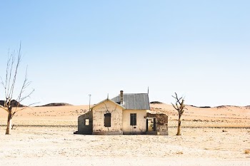 house on dessert