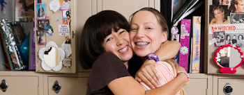 How PEN15's Costume Designer Created Two Fashion Outcasts