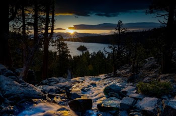 I love seeing the sun rise when I am there and watching it.  Getting out of bed when it's really cold out is another story.  I am glad I have enough will power to get up on this morning for this view.