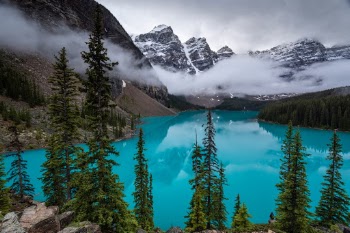I saw quite a few lakes in Banff, but Moraine Lake is my absolute favourite. No matter the weather, there is some outstanding beauty there; as can be seen here on an overcast day!

I can't wait to go back here, I'm totally in love with Canada haha!