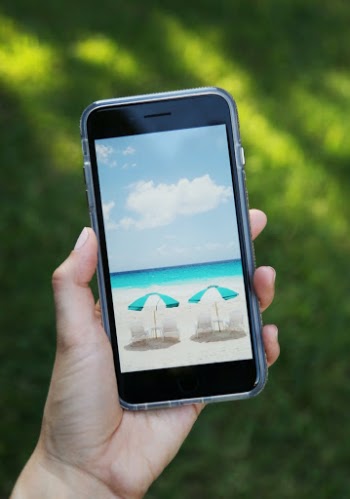 I work for a mobile app development company in Dallas, which means I often need photos of smartphones (especially iphones) and other mobile devices. So, I snapped this photo of my iPhone 8 Plus to contribute to the growing need for smartphone photos! The photo on the phone is from Pink Sands Beach, in Harbour Island, the Bahamas.