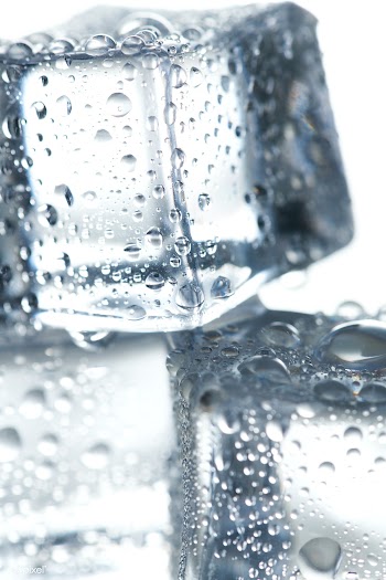 Ice cubes macro shot | Free  photo - 2349608