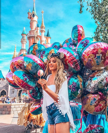 Image about girls in Balloons?? by roula_3bd on We Heart It
