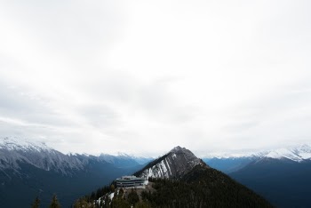 In Banff, visitors can ride the gondola to the upper terminal and then walk along a boardwalk to the summit of Sulphur Mountain. 