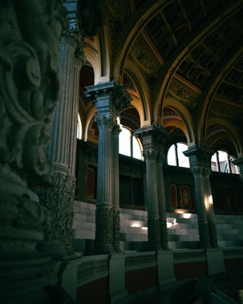 Inside the Museu Nacional d'Art de Catalunya, a beautiful place with many nice spots for photography both inside and outside the building !