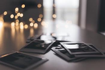 Instant photo prints