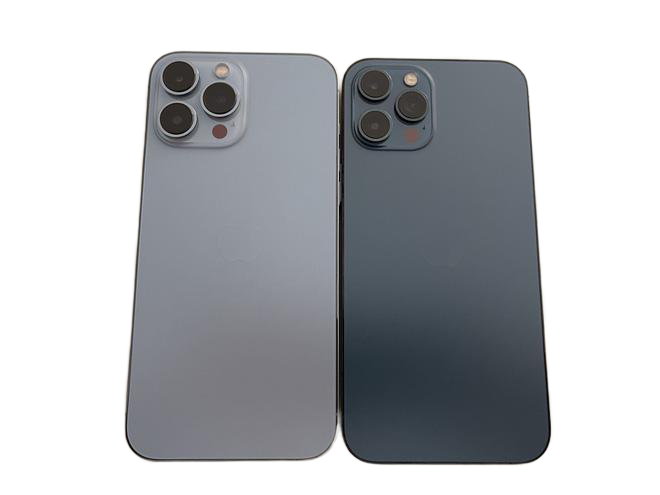 iphone 13 vs iphone 12 PNG