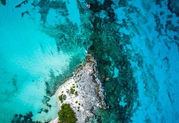 island top-view photography