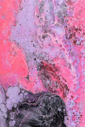 It's one of the two shot of the two shots of the "meteor shower" project. And one of my first projects using the "funnel paint pour" technique. It was supposed to look pastel, delicate with smooth transitions. But the paint always does what it wants ;)