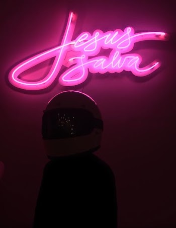 Jesus Salva led signage