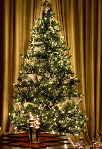 JGS_HappyHolidayTree.jpg
